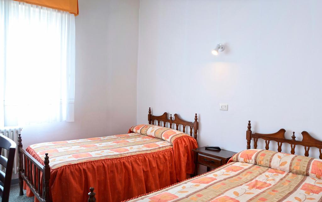 Hostal La Viuda Pobra De Trives ห้อง รูปภาพ