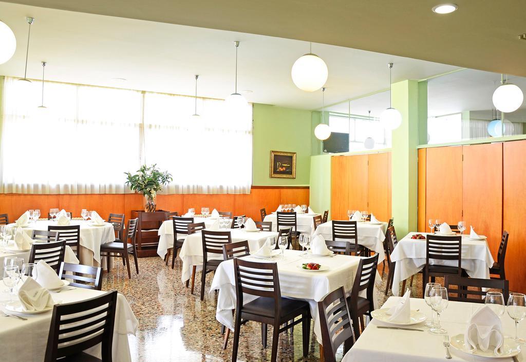 Hostal La Viuda Pobra De Trives ภายนอก รูปภาพ