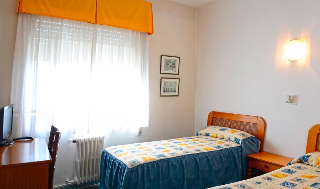 Hostal La Viuda Pobra De Trives ห้อง รูปภาพ