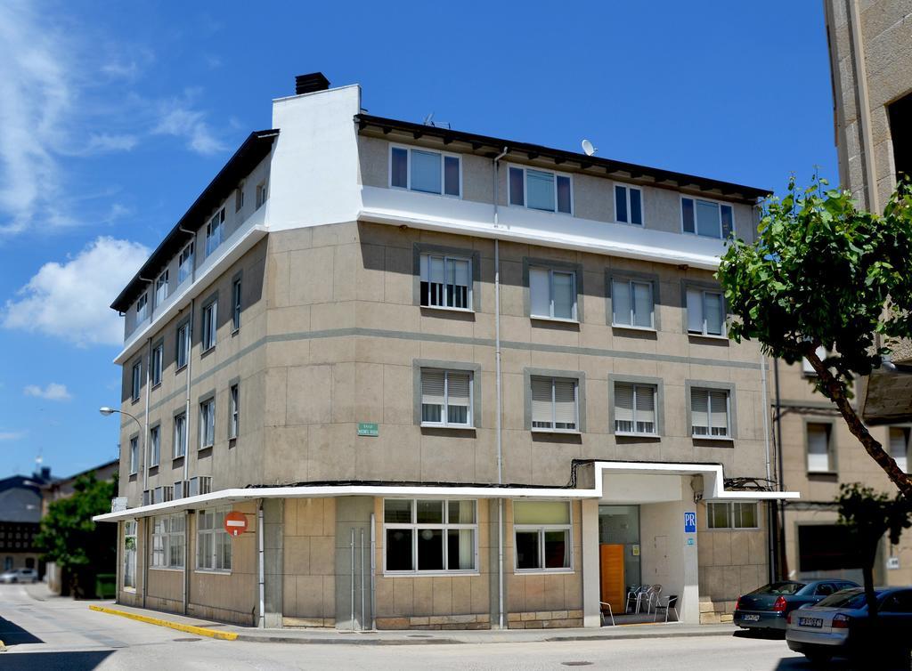 Hostal La Viuda Pobra De Trives ภายนอก รูปภาพ